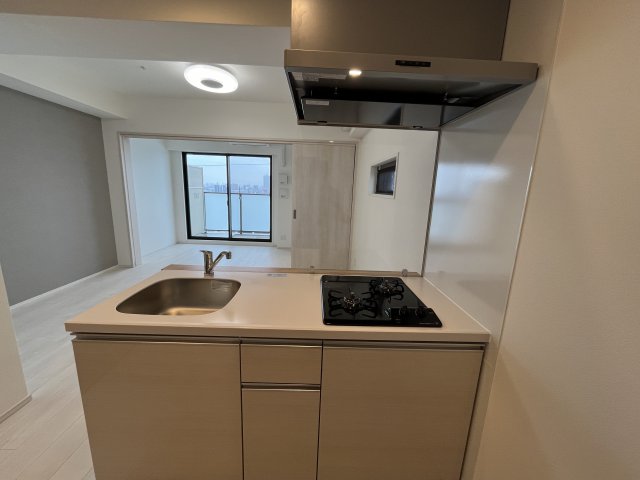 キッチン　同マンション反転タイプを表示しています