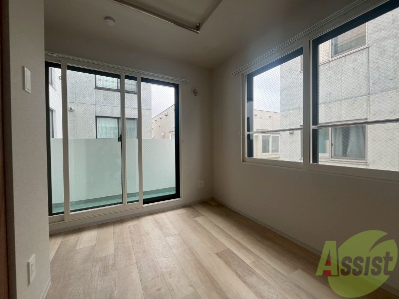 その他部屋・スペース　こちらのお部屋は光が差し込む、温かみのあるお部屋です。