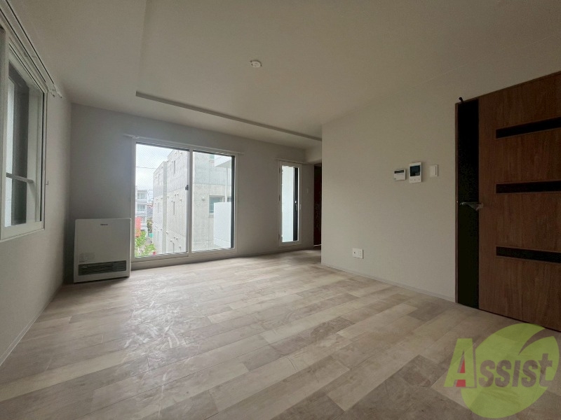居室・リビング　広くてキレイなお部屋が広がっていて、充実した生活が送れそう。