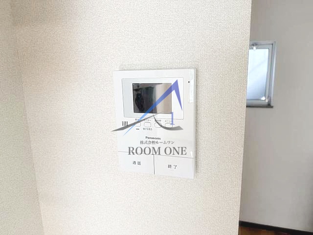 セキュリティ　モニター付きインターホンです。