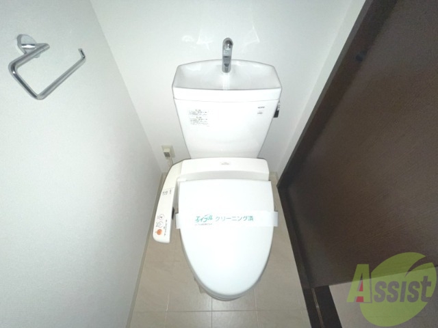 トイレ　嬉しいウォシュレット機能付きです。シャワートイレは便利ですね