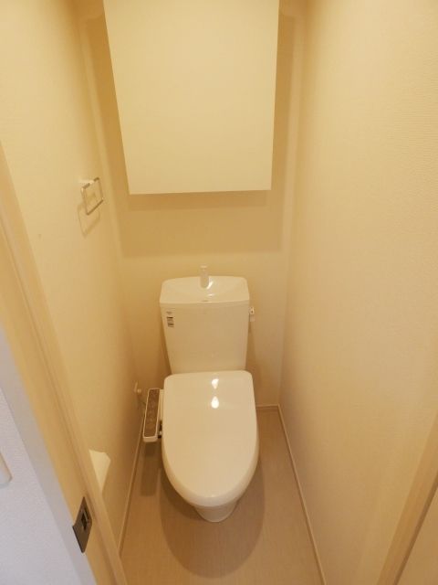 トイレ　ウォシュレット付きです。