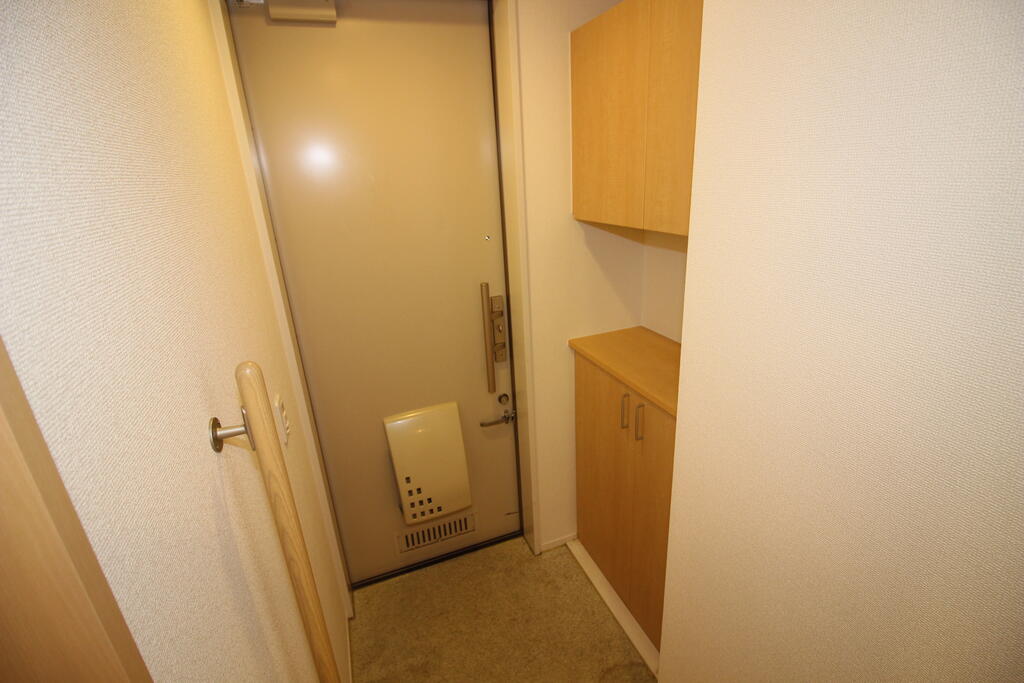 玄関　玄関：画像は同社類似物件の写真