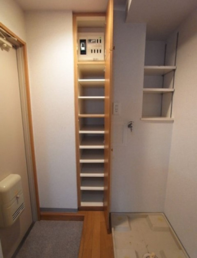 玄関　※別室参考写真です。シューズボックスあり。