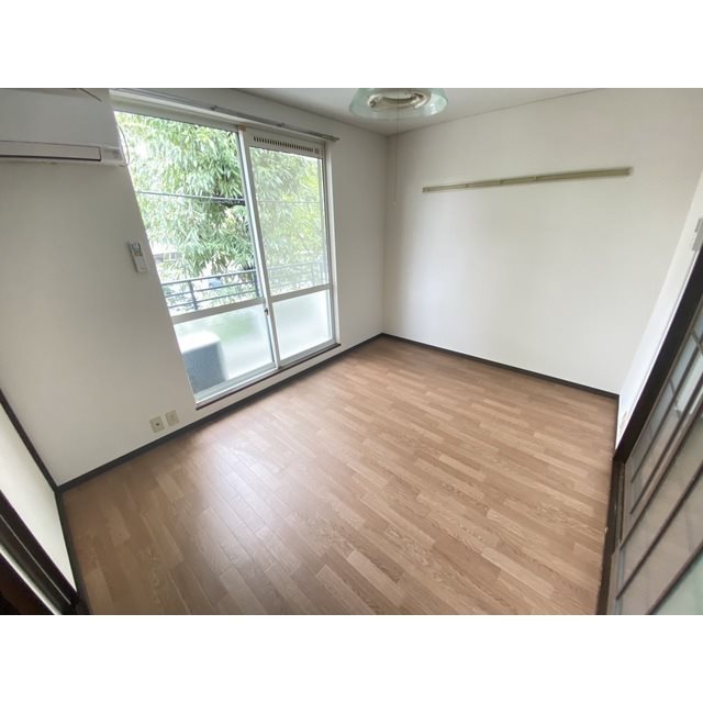 居室・リビング　※別号室参考写真
