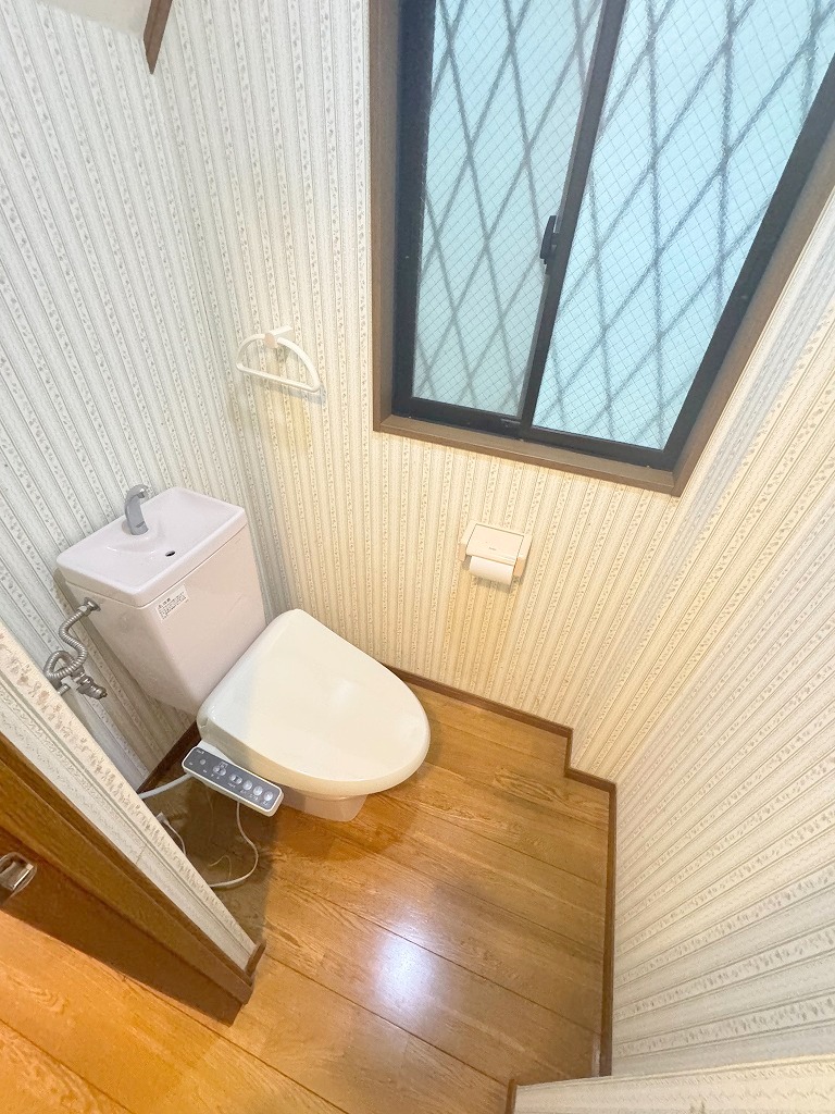 近鉄南大阪線 矢田駅 徒歩7分 3階建 築26年のトイレ写真