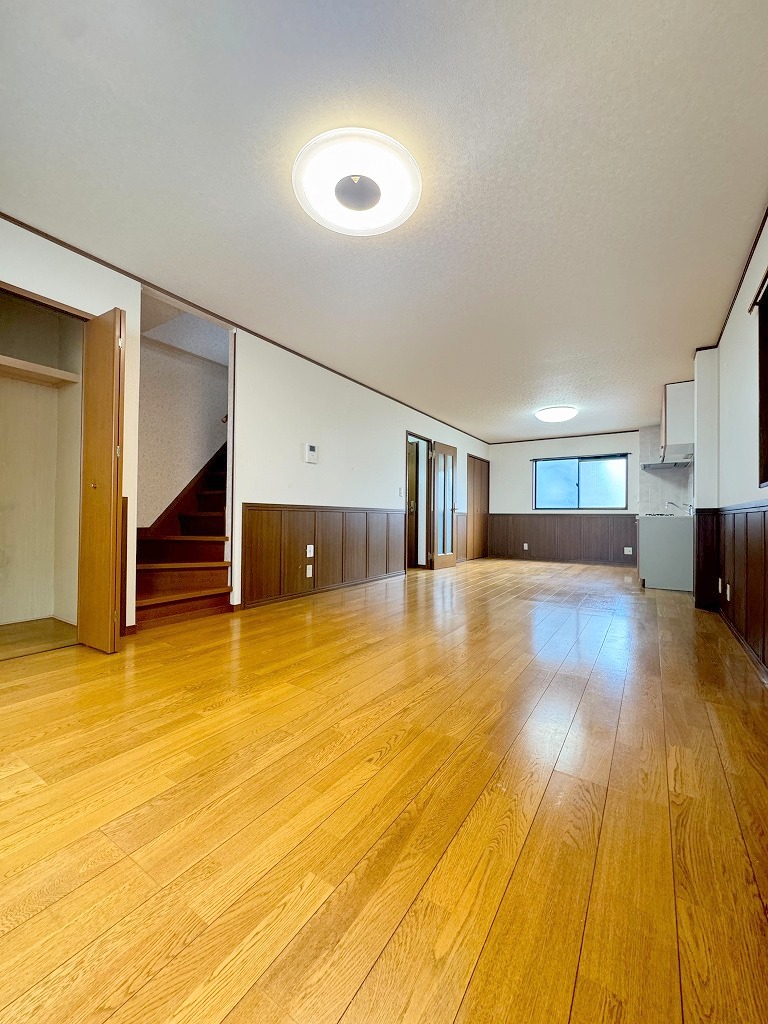 近鉄南大阪線 矢田駅 徒歩7分 3階建 築26年の居間写真