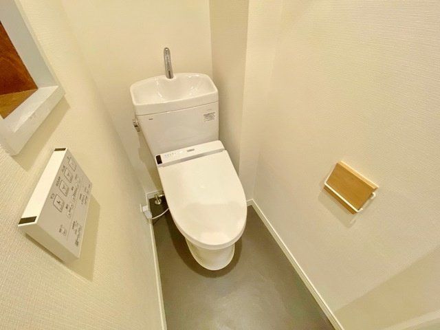 トイレ　※別部屋参考写真です