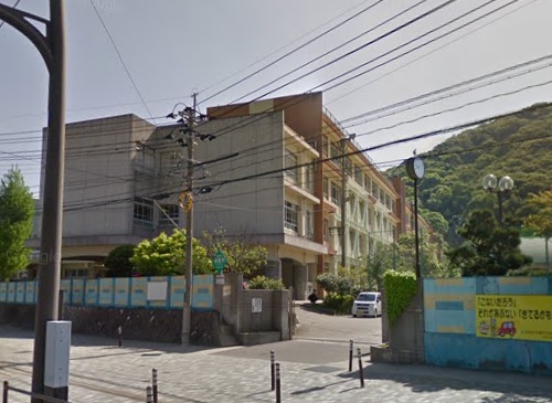 中学校　長崎市立土井首中学校（中学校）まで2200m