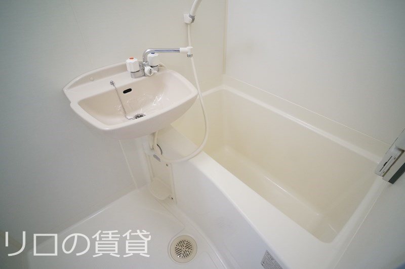 バス・シャワールーム　※同型タイプ