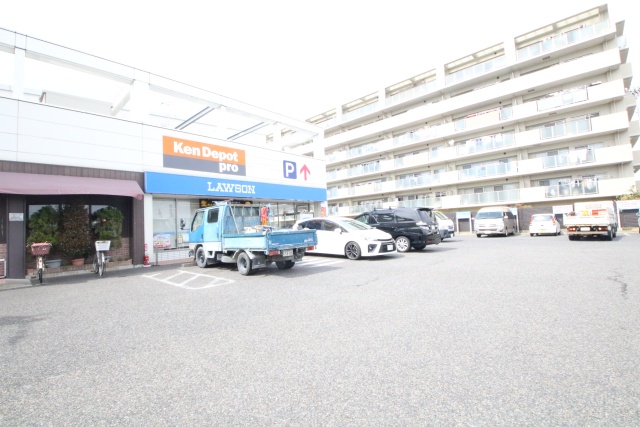 コンビニ　ローソン 中村岩塚店（コンビニ）まで300m