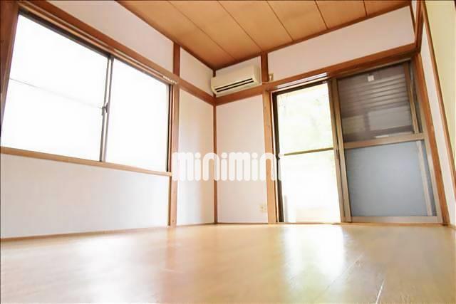 居室・リビング　二面採光のお部屋です♪