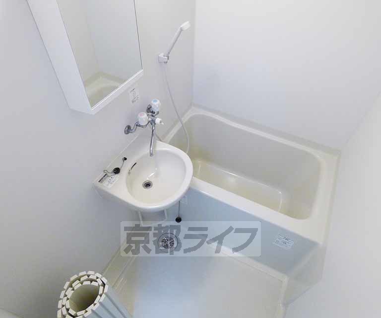 バス・シャワールーム　お風呂です。