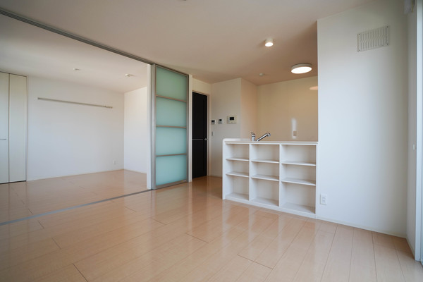 居室・リビング　同じ建物の別の部屋