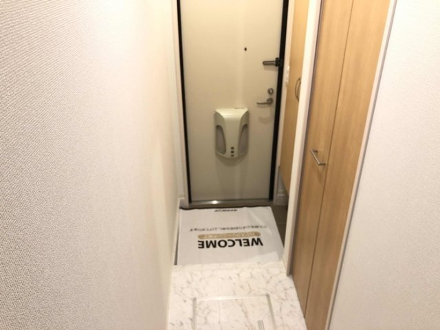 玄関　収納もある玄関です