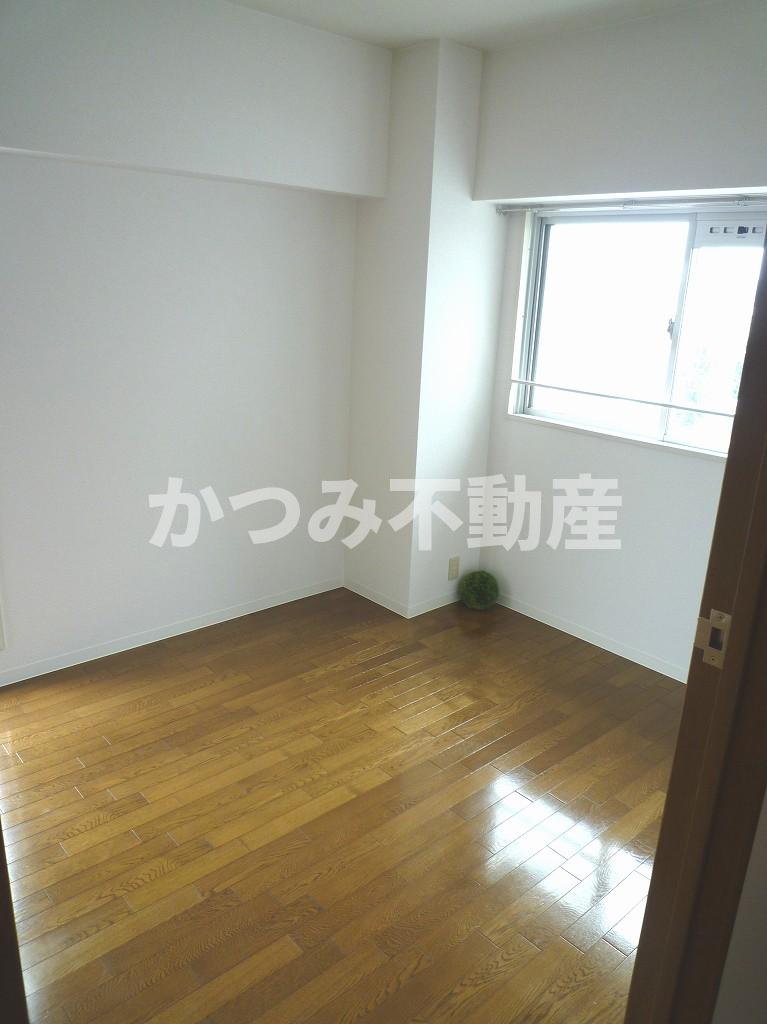その他　同物件参考写真。玄関側洋室。