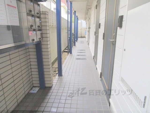 ロビー　通路