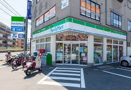 コンビニ　ファミリーマート 西旭町店（コンビニ）まで99m