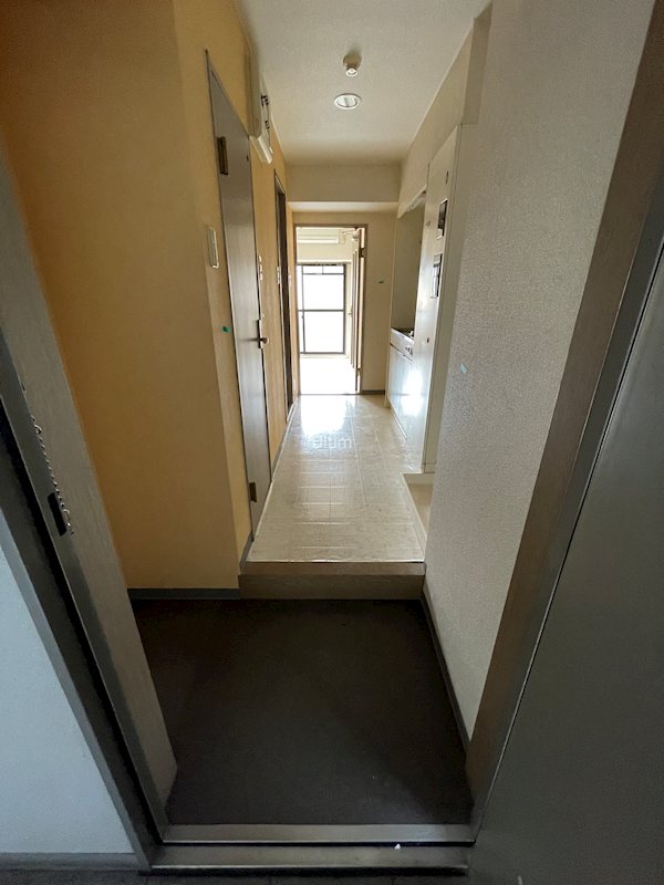 玄関　※別のお部屋の写真です