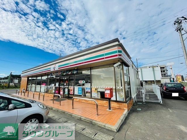 コンビニ　セブンイレブン名取飯野坂店（コンビニ）まで910m