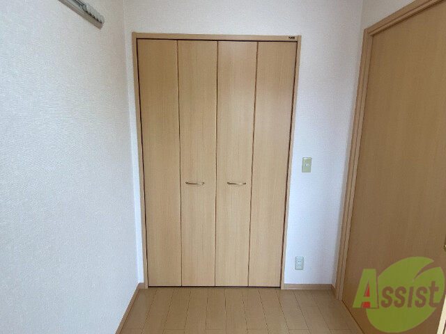 収納　３帖の洋室には、クローゼットもしっかりありますね。