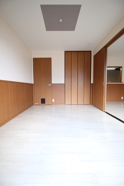 その他部屋・スペース　リビング横の洋室です