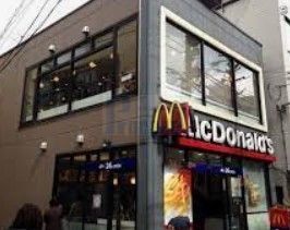 飲食店　マクドナルド新中野店（飲食店）まで320m