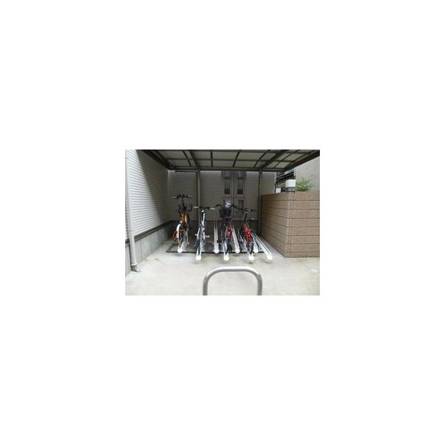 その他共有部分　入居者様専用の屋根付き駐輪場！