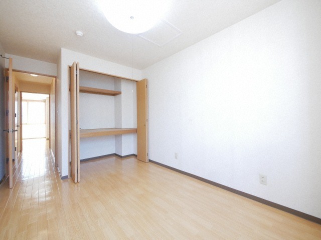 その他部屋・スペース　広々とした洋室です♪