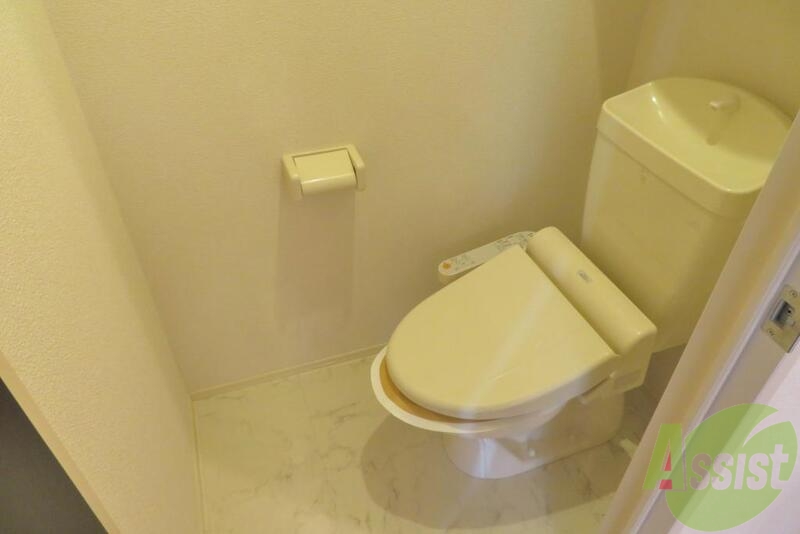 トイレ　トイレもキレイです。温水洗浄もついていい感じ。