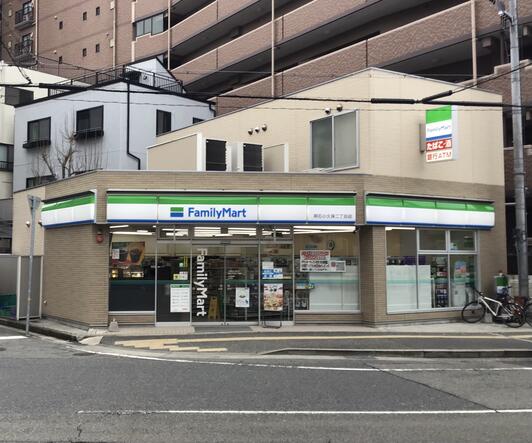 コンビニ　ファミリーマート明石小久保二丁目店（コンビニ）まで443m