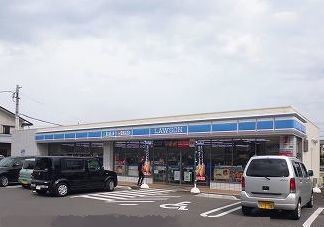 コンビニ　ローソン仲西町1丁目（コンビニ）まで700m