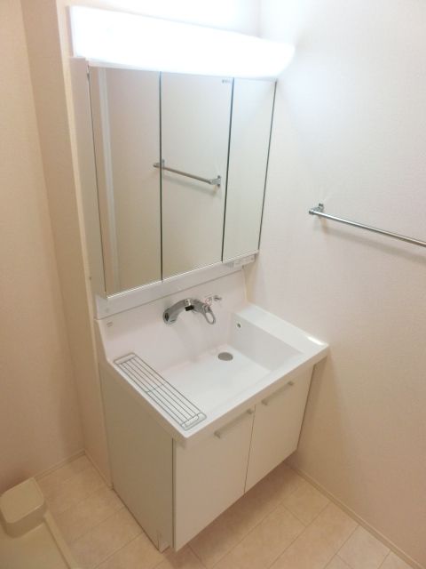 洗面設備　忙しい朝に便利なシャンプードレッサー