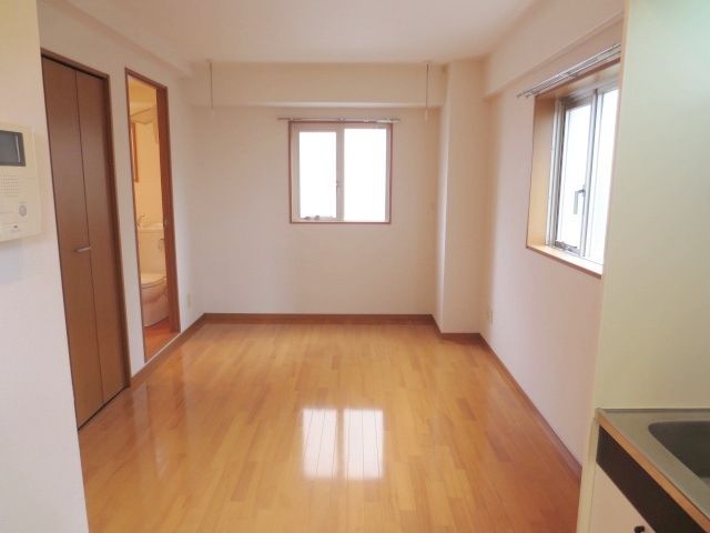 居室・リビング　★明るいフローリングのお部屋です★