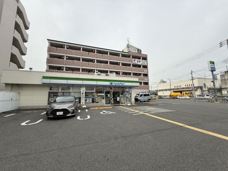 コンビニ　ファミリーマート平野馬場一丁目店（コンビニ）まで354m