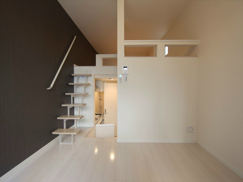 その他　洋室6.1帖　上階ロフト6帖（収納でもお部屋でも使えます）