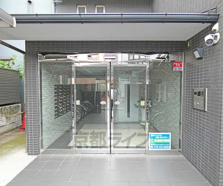 その他共有部分　建物入口です。