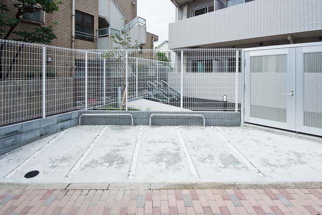 駐車場　バイク置場
