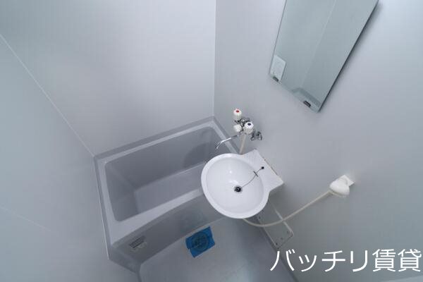 バス・シャワールーム　※同型タイプの為、現状を優先いたします