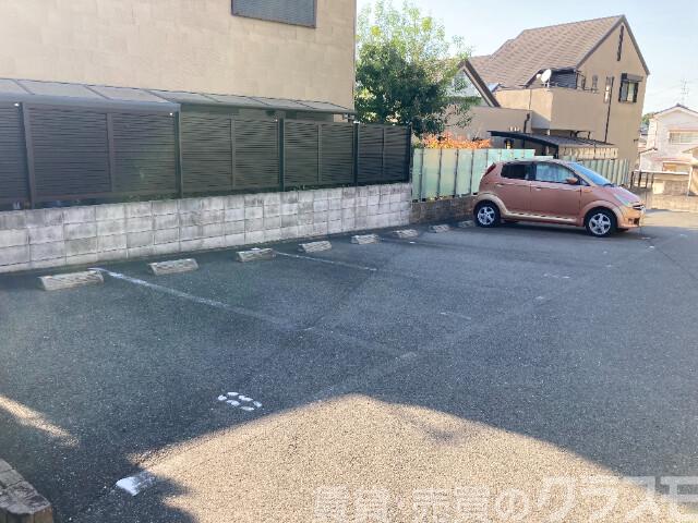 駐車場　敷地内駐車場