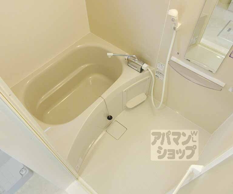 バス・シャワールーム　コンパクトなお風呂です