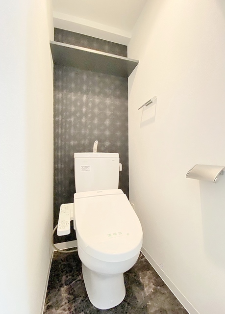 トイレ　洗浄暖房機能付きのトイレです