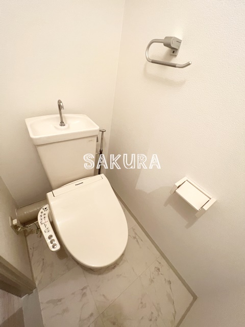 トイレ　落ち着いた色調のトイレです♪