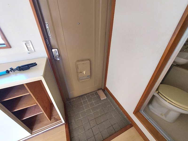 玄関　同物件、他号室写真参照