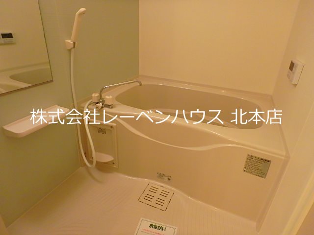 バス・シャワールーム　同物件別部屋参考写真