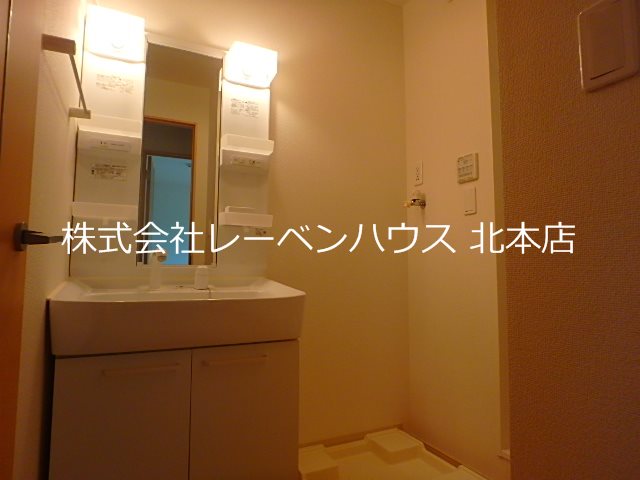 洗面設備　同物件別部屋参考写真