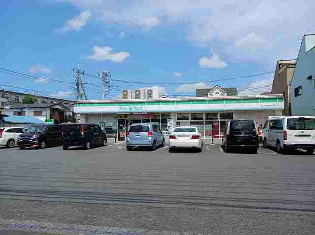 コンビニ　ファミリーマート（コンビニ）まで350m