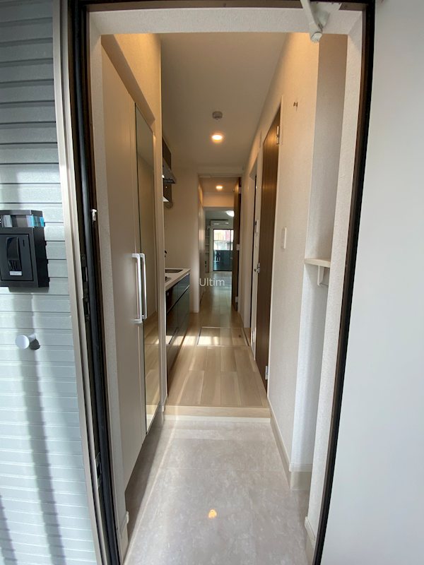 玄関　別のお部屋の写真ですが参考までに