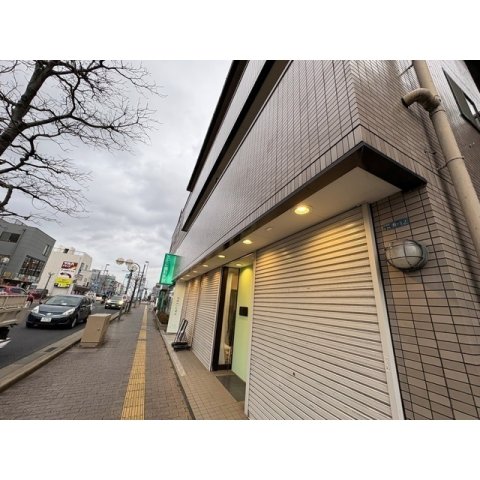 建物外観　モニター付きインターホン、宅配ボックス完備☆
