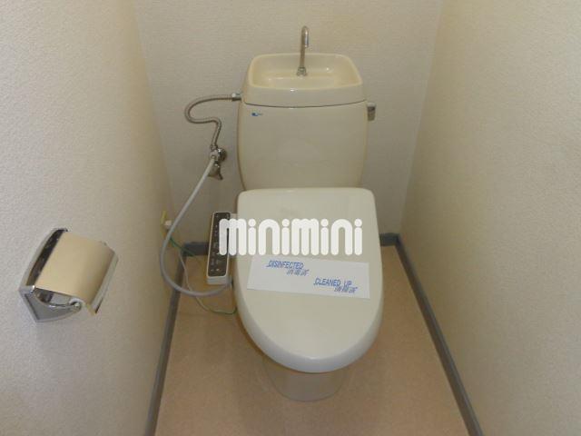 トイレ　ウォシュレット完備のトイレです